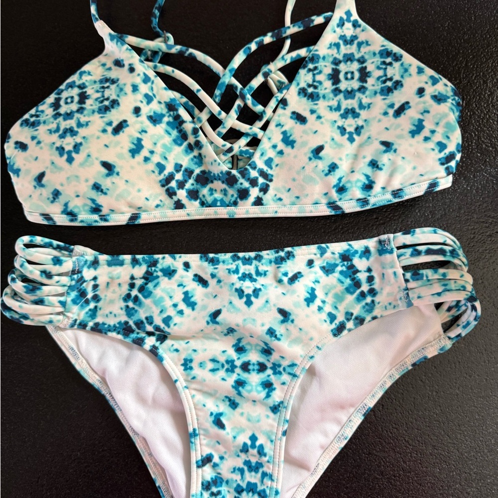 Hollister Blue and White Strappy Bikini Set